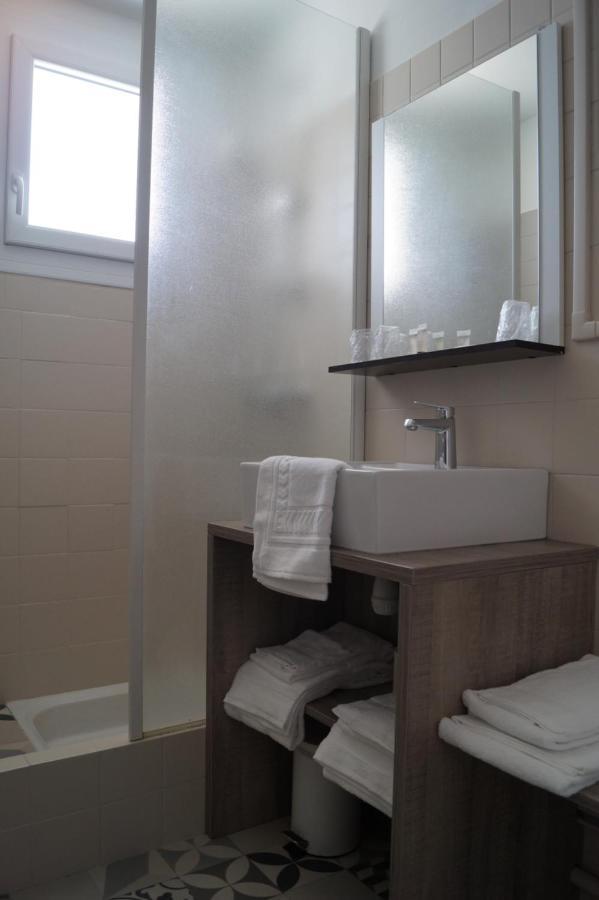 Hotel L'Embarcadere ลาบาร์-เดอ-มงต์ ภายนอก รูปภาพ