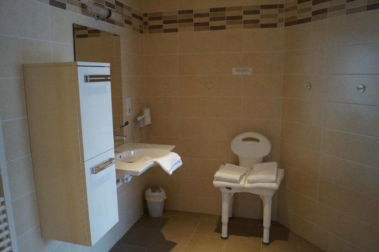Hotel L'Embarcadere ลาบาร์-เดอ-มงต์ ภายนอก รูปภาพ