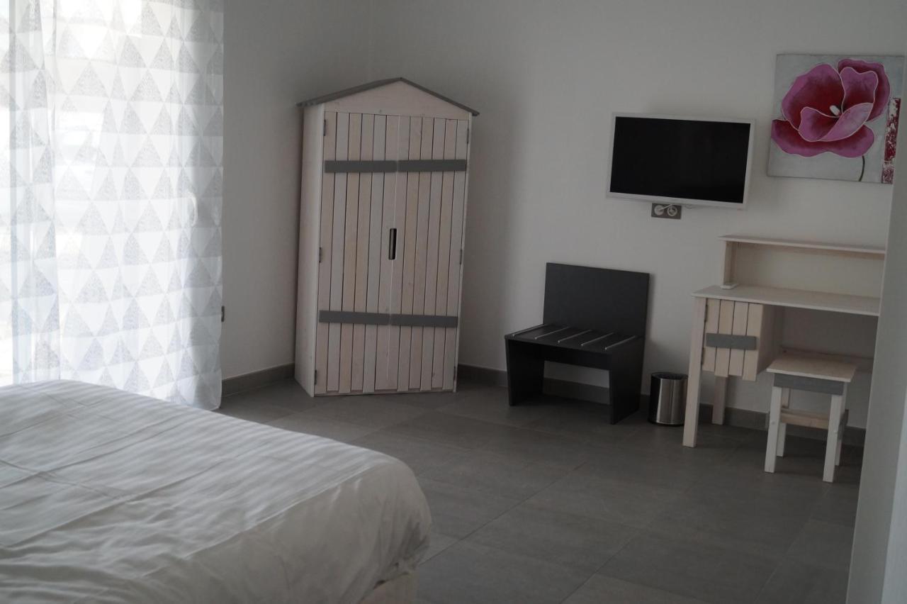 Hotel L'Embarcadere ลาบาร์-เดอ-มงต์ ภายนอก รูปภาพ