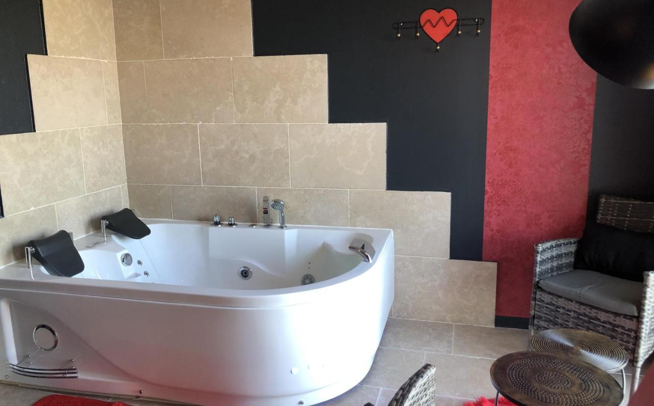 Hotel L'Embarcadere ลาบาร์-เดอ-มงต์ ภายนอก รูปภาพ