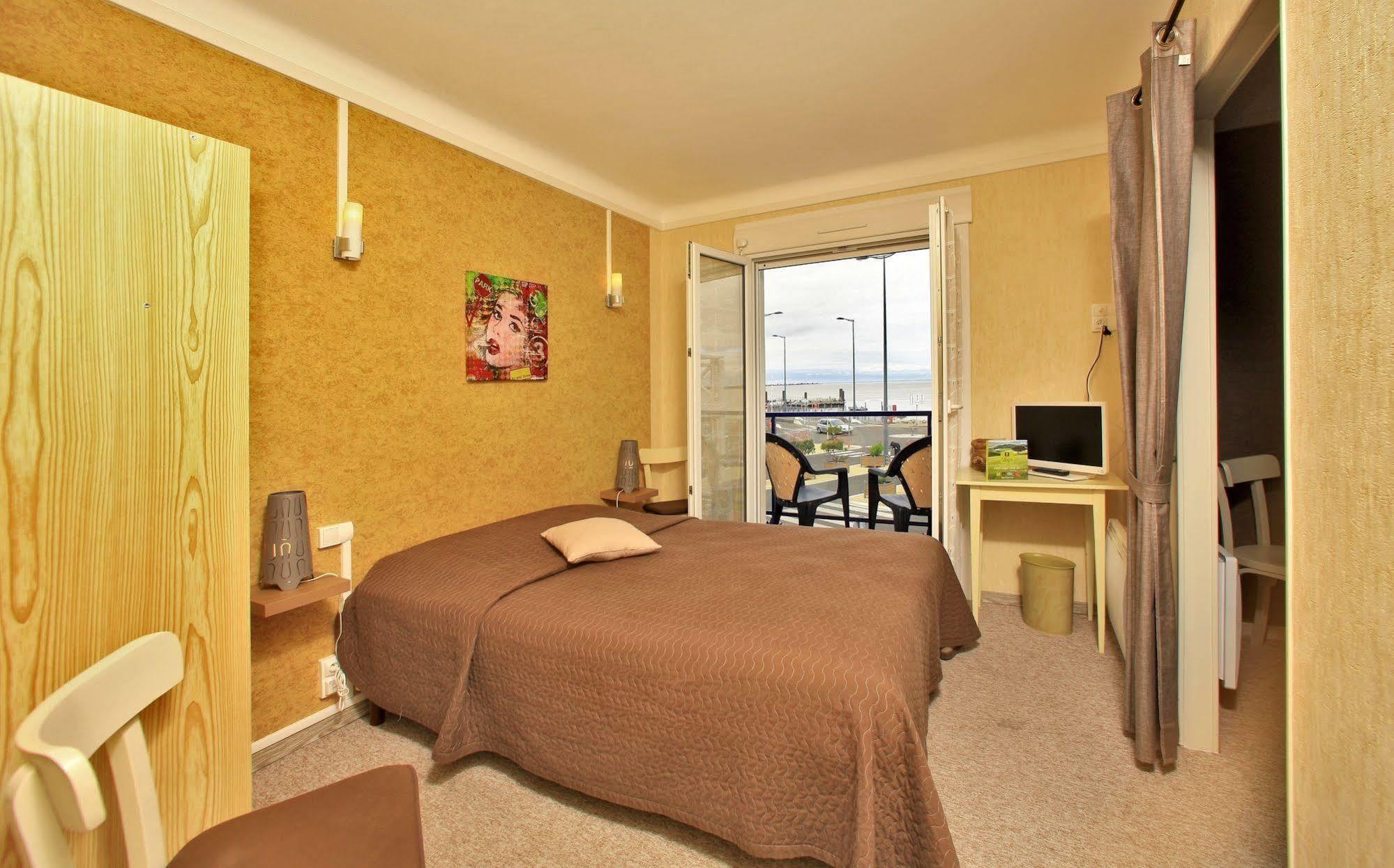 Hotel L'Embarcadere ลาบาร์-เดอ-มงต์ ภายนอก รูปภาพ